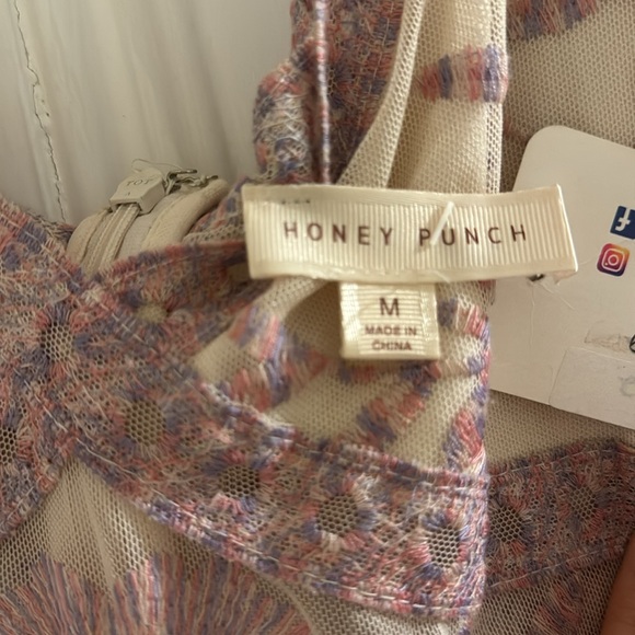 Romper size medium - Picture 5 of 5